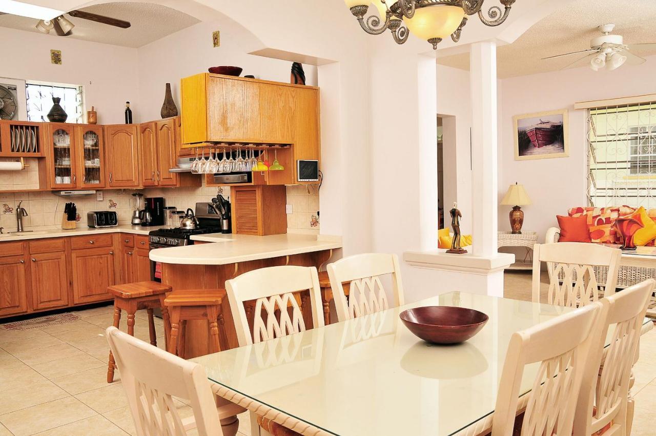 Welcome To The Unpretentious And Breezy Graceville, Steps Away From The Beach Saint James Eksteriør bilde