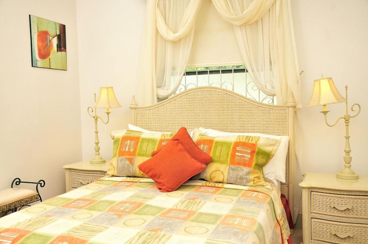 Welcome To The Unpretentious And Breezy Graceville, Steps Away From The Beach Saint James Eksteriør bilde