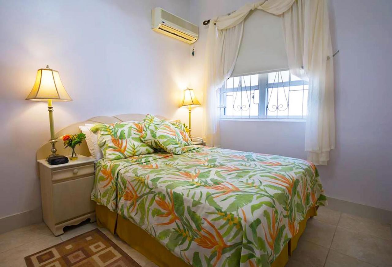 Welcome To The Unpretentious And Breezy Graceville, Steps Away From The Beach Saint James Eksteriør bilde