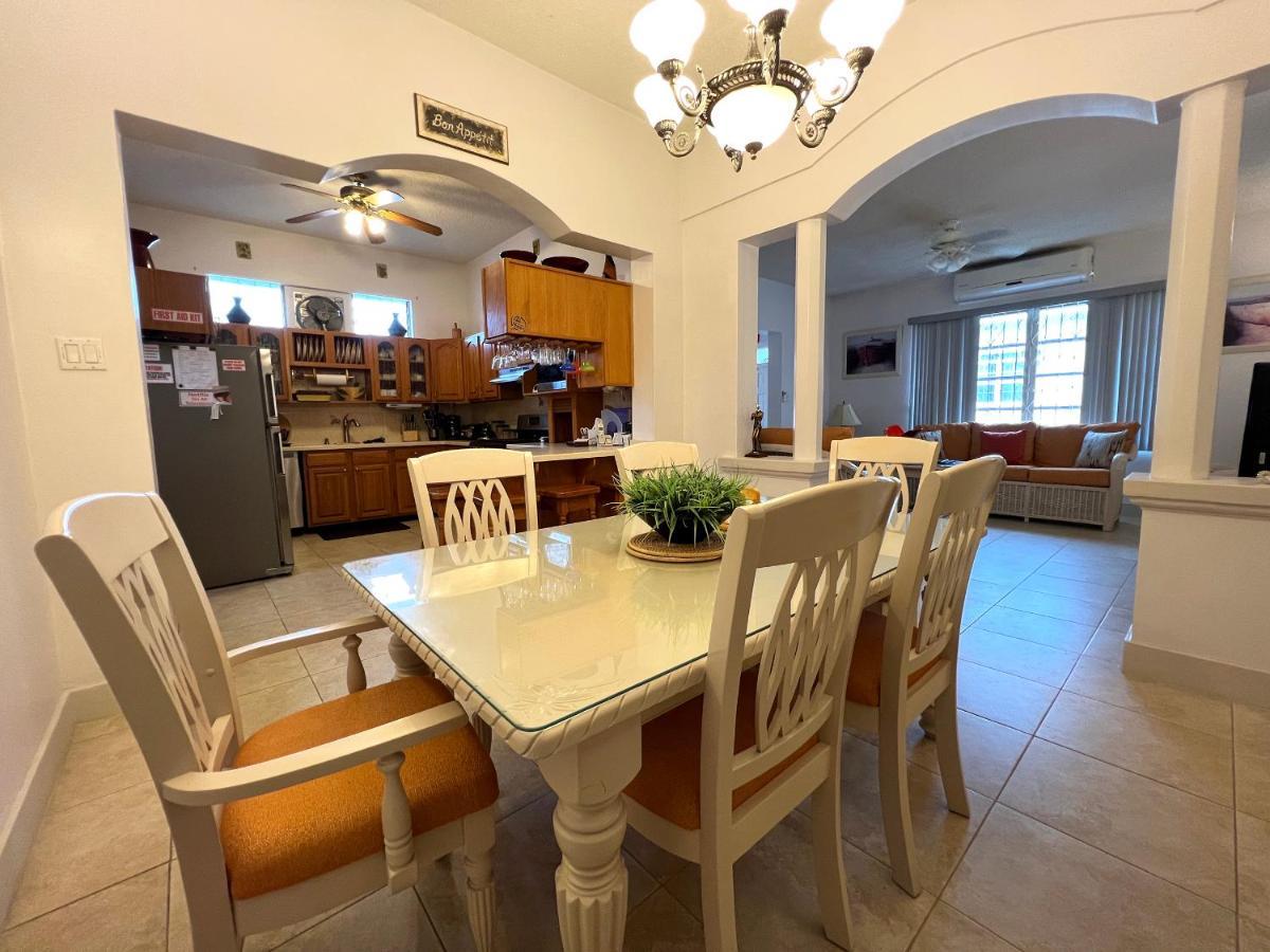Welcome To The Unpretentious And Breezy Graceville, Steps Away From The Beach Saint James Eksteriør bilde